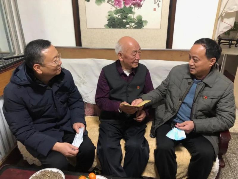 弘義集團(tuán)開(kāi)展春節(jié)前走訪慰問(wèn)生活困難黨員、老黨員、老干部活動(dòng)